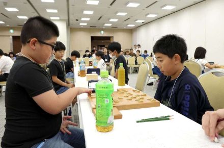 大阪府代表の堺市立平岡小が優勝　「厳しい戦いだった。本当にうれしい」　小・中学校将棋団体戦決勝大会