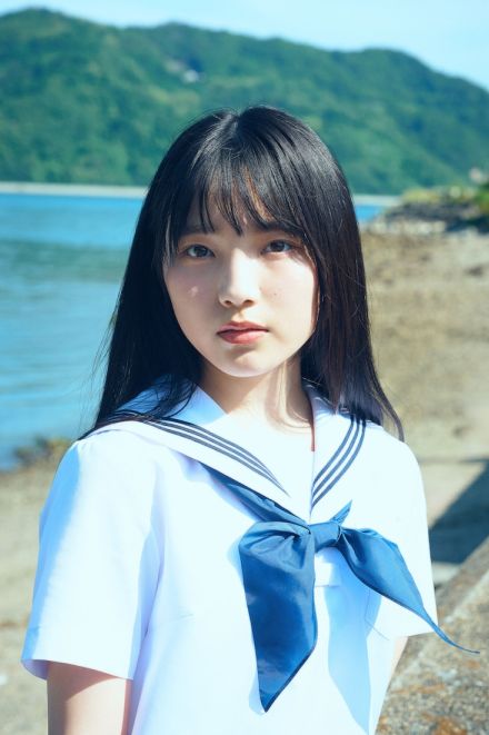 STU48岡村梨央、15歳のみずみずしい瞬間をソロ写真集に