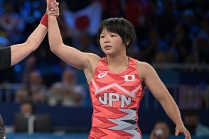 “世界王者”櫻井つぐみが圧巻の強さで金メダル！強敵を６－０で一蹴、１大会５個の金は日本史上最多タイ【パリ五輪女子レスリング】