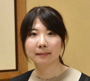 西山朋佳女流3冠　プロ棋士編入試験5番勝負　9・10第1局