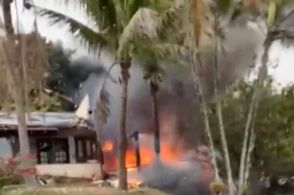 ブラジルで航空機が墜落、乗員乗客62人死亡か　住宅街からは黒煙