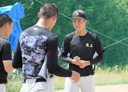 背番号ない〝エース〟献身サポート　けがで甲子園ベンチ外れたプロ注目右腕、熊本工3年・廣永