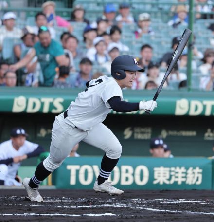 【甲子園】初回から両校が得点…打撃戦の予感漂う　第４試合掛川西・日本航空の一戦