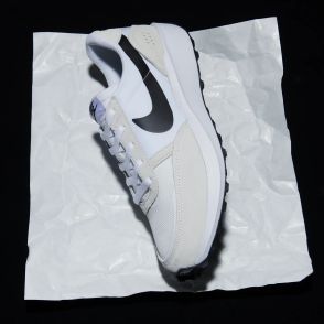 【NIKE】ナイキのDNAを守ったデザインがいい「ワッフル ナビ」【大人がこのスニーカーを買う理由｜小澤匡行】