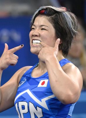 鏡と清岡が準決勝へ　レスリング・10日