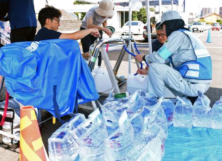 【鹿児島県震度5強】3連休初日、給水車に行列　霧島市に被害の爪痕　京セラ工場では生産停止、従業員3人がけが