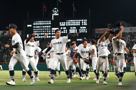 【甲子園】60年ぶり勝利掛川西・大石卓哉監督「甲子園の日」に新たな歴史「上書きしてくれた」