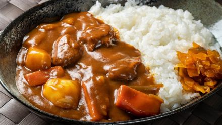 暑すぎて「何も食べたくない…」ときこそカレーは間違いない!“胃の復活”を助けるカギがピリ辛なワケ