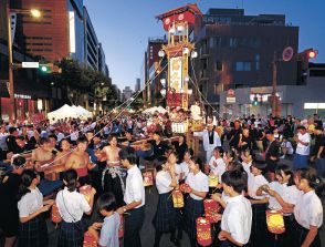 能登のキリコ、県都で乱舞　金沢ゆめ街道が開幕