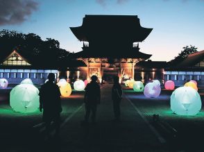 富山県高岡市の国宝瑞龍寺で試験点灯　１１日・１２日「夜の祈りと大福市」