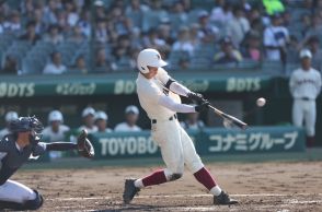 早稲田実業の高校通算64本塁打のスラッガーが甲子園でも躍動！2打席連続二塁打！