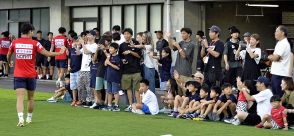 いわきFC、石川・七尾の子どもたち招待　愛媛FC戦、選手と入場