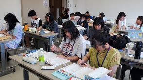 夏休みに自習室開設　小中学生の勉強を大学生が見守り（徳島市社協）