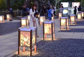 丹沢・大山、灯籠に照らされる幻想の夕べ　阿夫利神社下社から参道へ…１４日まで「絵とうろうまつり」