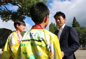 自民・小泉進次郎氏が新潟・福島豪雨の被災地を視察　「日本はどこでもリスクある」