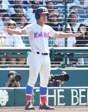 父の野球追いかけ2年半　花咲徳栄高校岩井監督の長男・福さん　親子で甲子園へ　父を「先生」と呼び師弟として過ごす　監督は「本当はお父さんとして野球を教えたかった」と本音　監督と選手としての歩み終り、父と子に戻る　将来の夢はスポーツアナリスト、新たな道へ