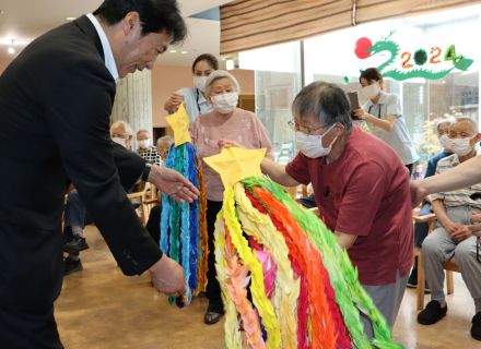 「食糧難、母は母乳も出なかった」千羽鶴に込める願い、広島の平和記念公園に　京都・亀岡