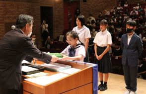 大分県たなばた書道展、特別優秀賞受賞者120人と優秀8団体を表彰