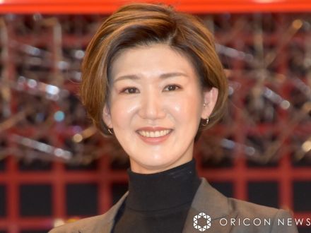 栗原恵、パリで有名人と遭遇！笑顔で2ショット　「どちらも美人」「凄いレア」と大反響