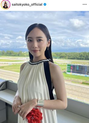 齊藤京子、白ドレスで圧巻の美しさ披露「かわいすぎるやろ」「美しすぎて言葉にならない…」とファン絶賛