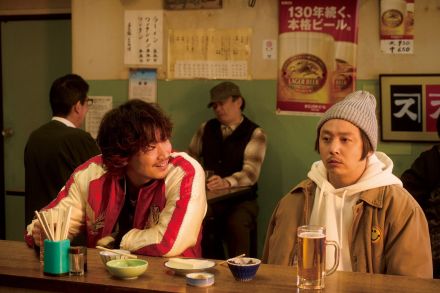 堂本剛主演映画『まる』より、だんだん“〇”に囚われていく沢田（堂本）の様子が捉えられた場面写真公開