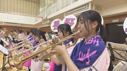 「日本一のアルプススタンドに」甲子園へ応援練習　長野日大は青森山田と初戦!約1200人が深夜移動