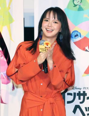 多部未華子、お盆休みは「インサイド・ヘッド２」のＴシャツでディニーランドへ「震えるほど楽しみでゾクゾクします」