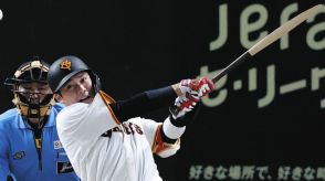 【巨人】骨折離脱のヘルナンデスのユニホームがベンチに　代役３番は坂本勇人、阿部監督「経験がモノを言う」