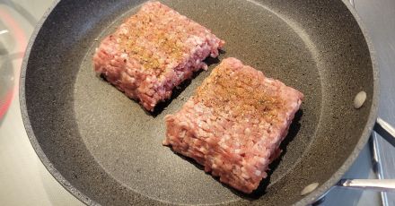 「ひき肉ステーキ」は手抜きか…小3息子に出してみて、返ってきた「予想外の反応」