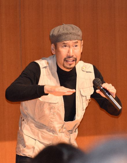 「戦争の犠牲者はいつも子供」　戦場カメラマン・渡部陽一さん講演