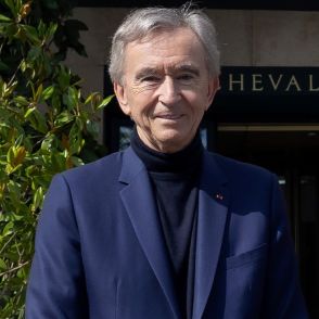 LVMHのアルノー会長、競合リシュモンの少数株主に　一族の投資会社を通じて