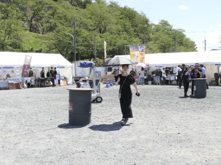 稲葉さんファン多数来津　会場の外も大盛況　司会は芸人のハロー植田さん／岡山・津山市