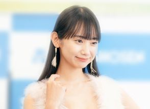 ＜相沢菜々子＞173センチ、9頭身の抜群スタイル　1st写真集の“秘蔵カット”特別公開「表情がいい」「色気ないなんてウソ」