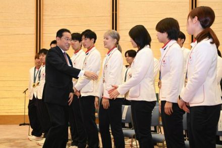 「ブレイキンは自己表現」　岸田首相、五輪メダリストと面会