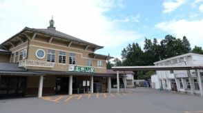 南海電鉄「聖地の玄関口」高野山駅、知られざる裏側 バスが発着する駅前ロータリー、地下には何がある？