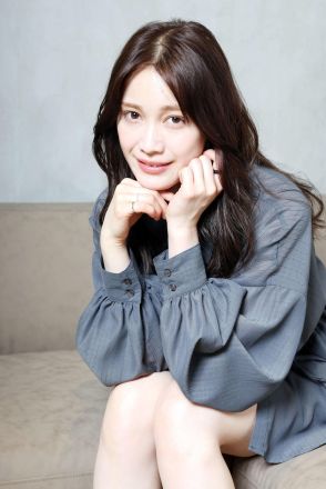 中村ゆりか「不倫されて気づかない人いる」TBS系「完璧ワイフによる完璧な復讐計画」主演