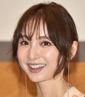 篠田麻里子　AKB時代に早着替えで大失態「恥ずかしすぎる」まさかの状態のままダンスしていた