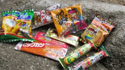 人気の駄菓子を燻製してみたら…大人の味にレベルアップしたぞ！