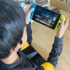 スマホやゲーム機の長時間利用で子どもが“スマホ斜視”に…使う際はみる距離と時間に気をつけて