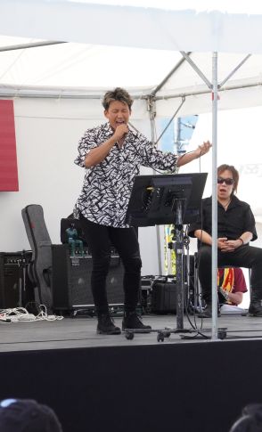 白熱カラオケバトル　稲葉さんのライブに合わせ企画　熱い戦いが会場を沸かす／岡山・津山市