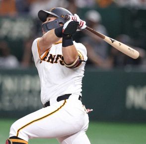 巨人・浅野翔吾　待望の今季初安打が先制グランドスラム！130日ぶりスタメン抜てきの阿部監督も超笑顔