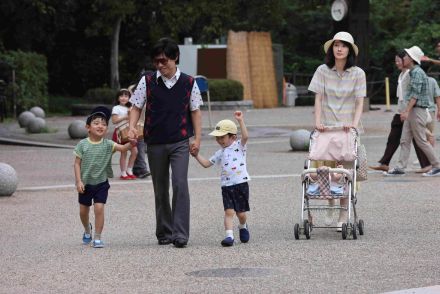 欽ちゃんドラマの劇中シーン公開　駆け出し芸人の欽ちゃんと売れっ子踊り子の澄子さんの姿も