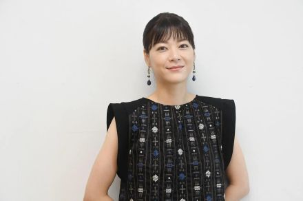 ＜上野樹里＞夫・TRICERATOPS和田唱と江の島ツーショット　ファン「笑顔サイコー」「仲良し夫婦」「ラブラブですね」の声