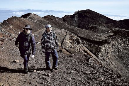 富士山「お鉢巡り」静岡新聞社記者の登山ルポ　剣ケ峰周辺、1周3キロ