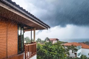 まだ間に合う台風対策｜前日にやっておきたいこと、近づいてきたらやることチェックリスト