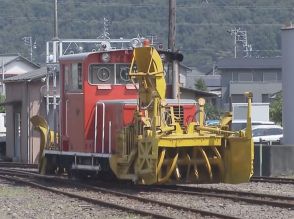 鉄道ファン「独特の揺れ楽しめた」線路を除雪する“ラッセル車”の乗車体験 応募した6人が運転席に 岐阜