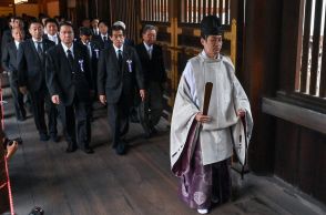 「終戦の日」 国会議員らが靖国神社参拝