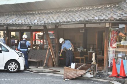 「うばがもちや」に車両突っ込む　高齢女性2人けが　滋賀・草津