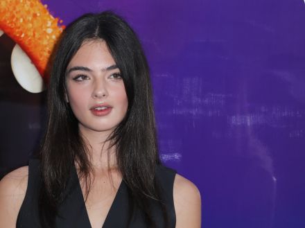 モニカ・ベルッチの19歳の愛娘、ノーメイクでセクシーすぎる水着姿を投稿！