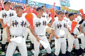 〈2024夏の甲子園〉10年間、練習試合で一度も勝てなかった中京大中京…大舞台で歓喜の逆転勝ち！　神村学園アルプスには「オーシャンゼリゼ」の大合唱が響き渡った